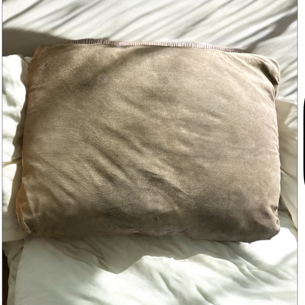 Genuine leather horse framed accent pillow - Picture 4 of 4